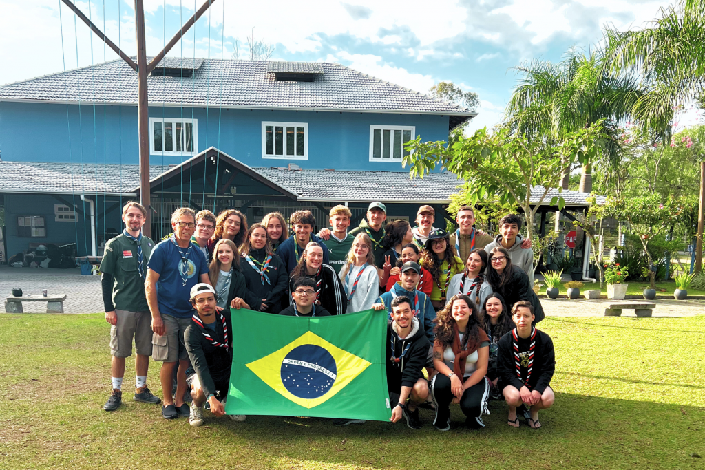 Santa Catarina recebe intercâmbio internacional entre jovens escoteiros franceses e brasileiros
